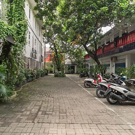 Urbanview Hotel Minongga Pondok Labu By Reddoorz Jakarta Kültér fotó