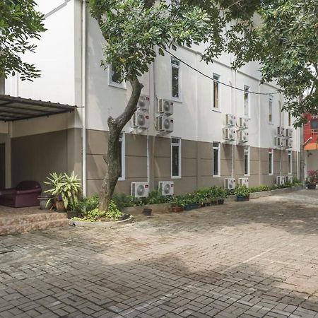 Urbanview Hotel Minongga Pondok Labu By Reddoorz Jakarta Kültér fotó