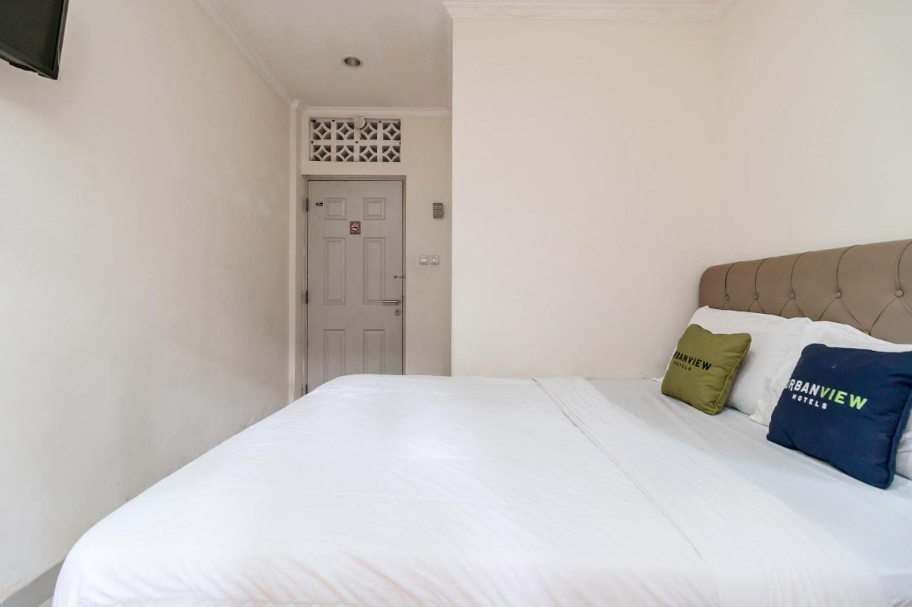 Urbanview Hotel Minongga Pondok Labu By Reddoorz Jakarta Kültér fotó