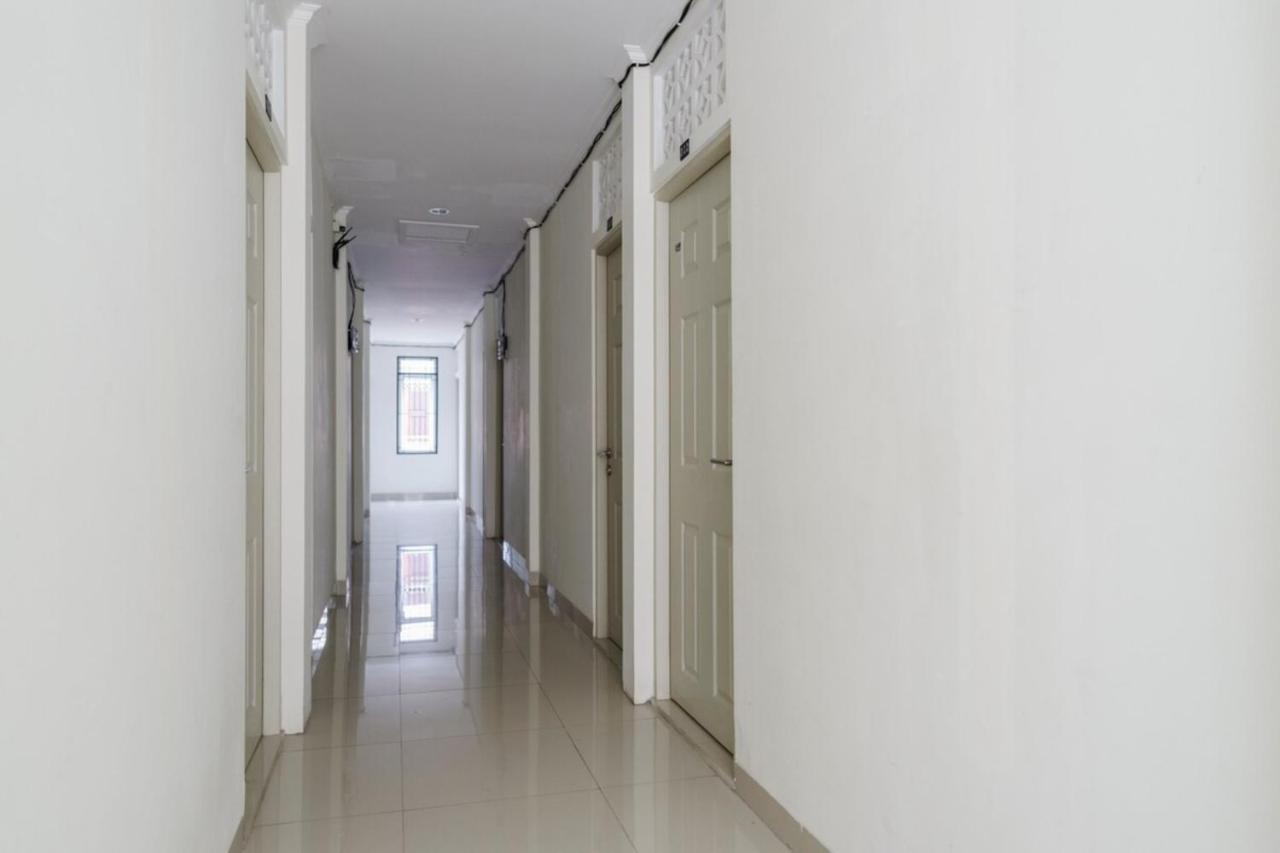 Urbanview Hotel Minongga Pondok Labu By Reddoorz Jakarta Kültér fotó