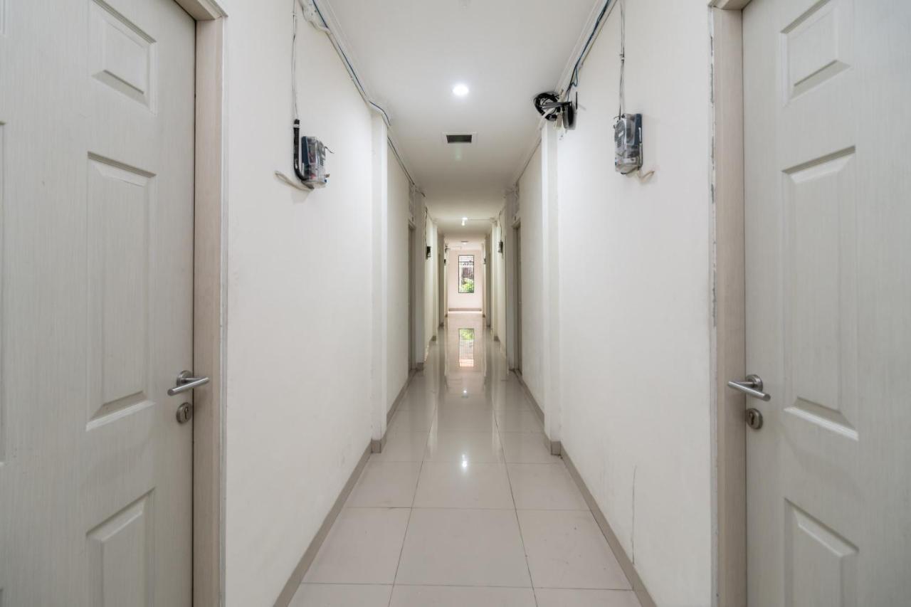 Urbanview Hotel Minongga Pondok Labu By Reddoorz Jakarta Kültér fotó